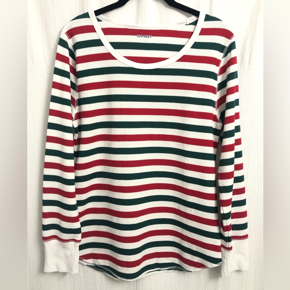 Old Navy NWOT red, green, and white thermal long sleeve shirt